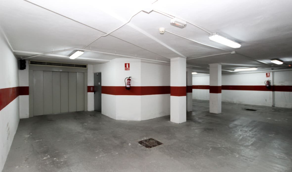 Garaje en venta  en Avenida Josep Pau Margantoni Alzira Valencia