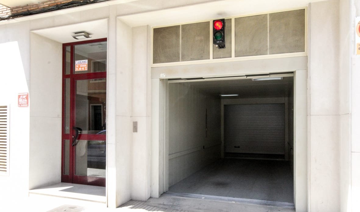 Garaje en venta  en Avenida Josep Pau Margantoni Alzira Valencia