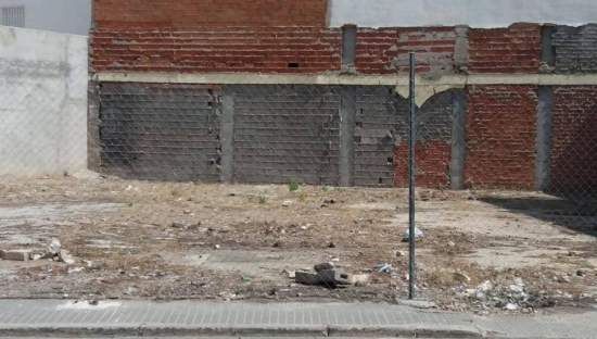 Urbano Solar en venta  en Calle Corell Almazora Castelln
