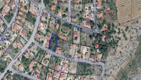 Urbano Solar en venta  en Calle Altury Turs Valencia