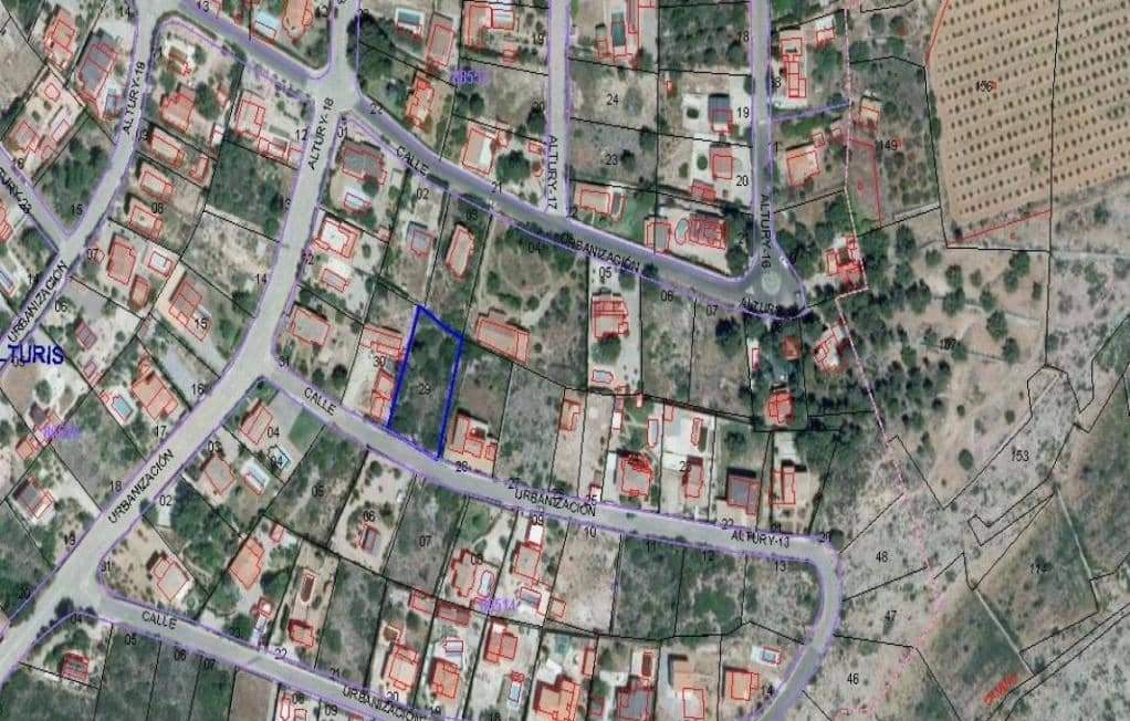 Urbano Solar en venta  en Calle Altury Turs Valencia