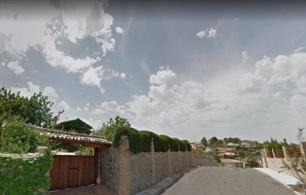 Urbano Solar en venta  en Calle Altury Turs Valencia
