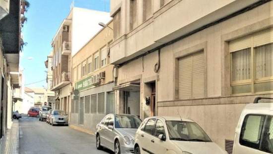 Garaje en venta en Calle Goya Novelda Alicante