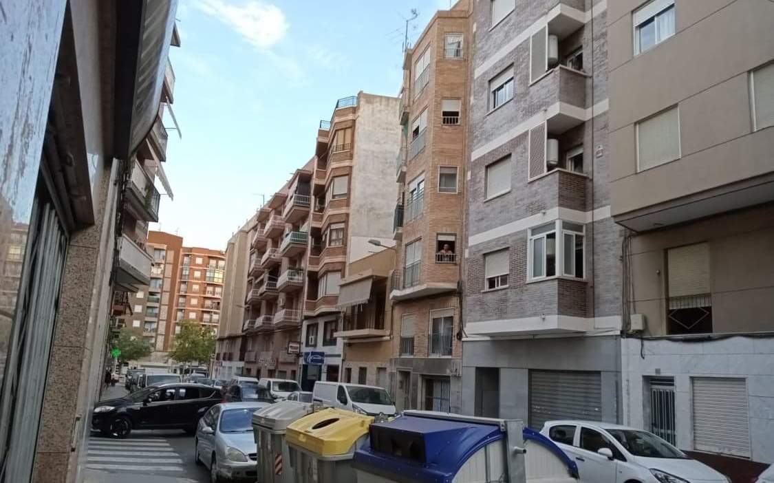 Piso en venta  en Calle Hermanos Navarro Caracena, Elche, Alicante