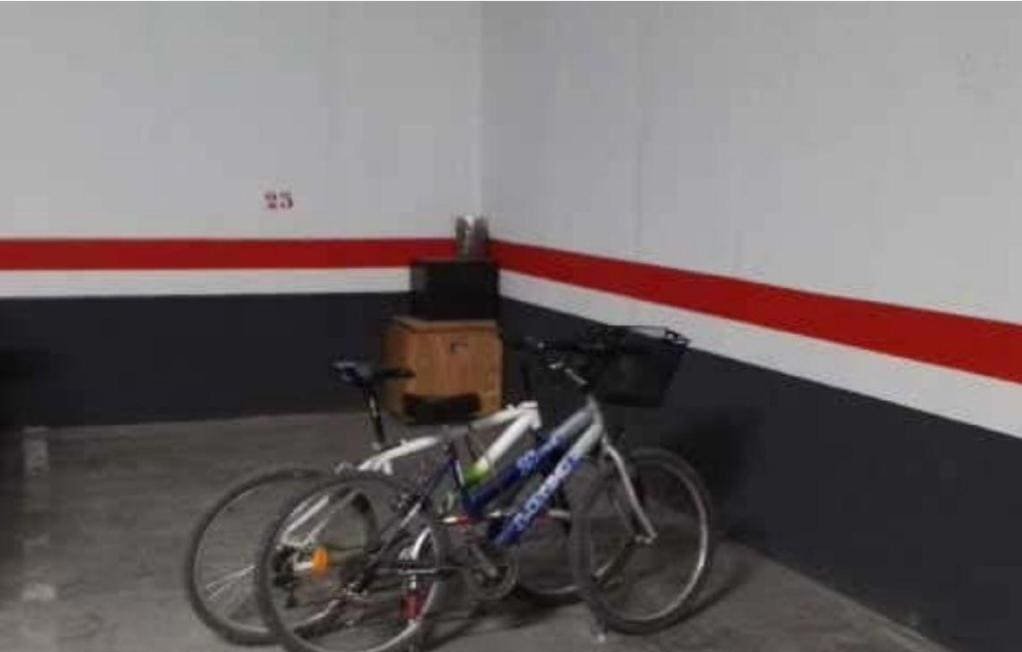 Garaje en venta  en Avenida Alcalans Dels Montserrat Valencia