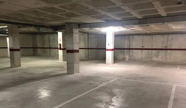 Garaje en venta  en Calle Manuel De  Falla Castalla Alicante