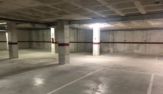 Garaje en venta  en Calle Manuel De  Falla Castalla Alicante