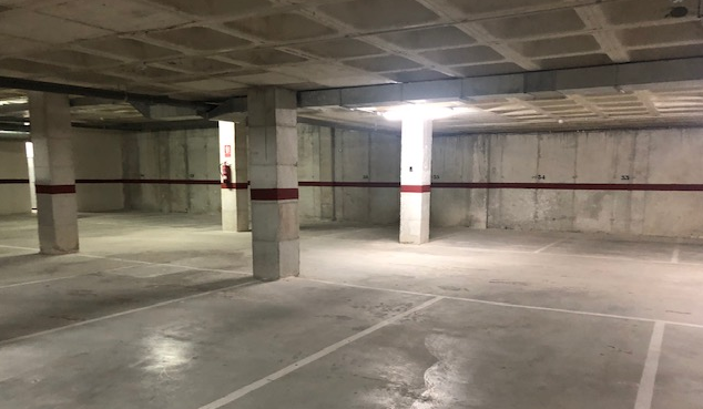 Garaje en venta  en Calle Manuel De  Falla Castalla Alicante