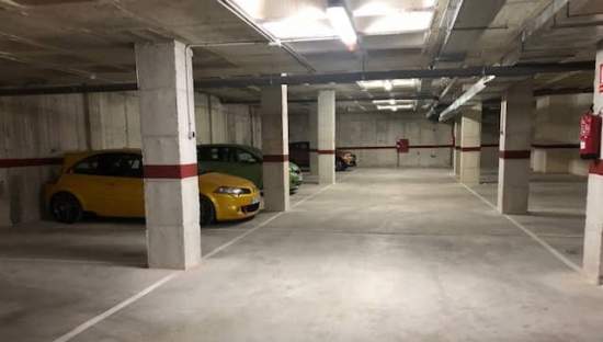 Garaje en venta  en Calle Manuel De  Falla Castalla Alicante