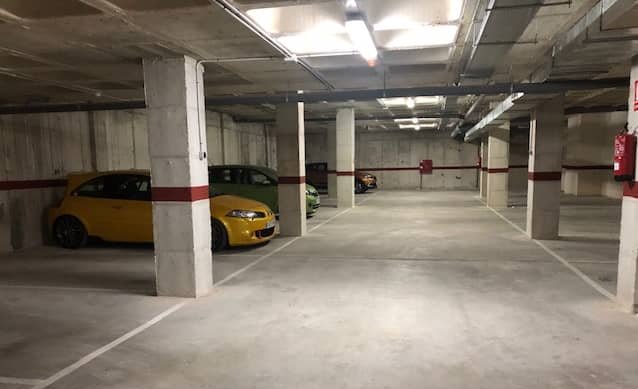 Garaje en venta  en Calle Manuel De  Falla Castalla Alicante