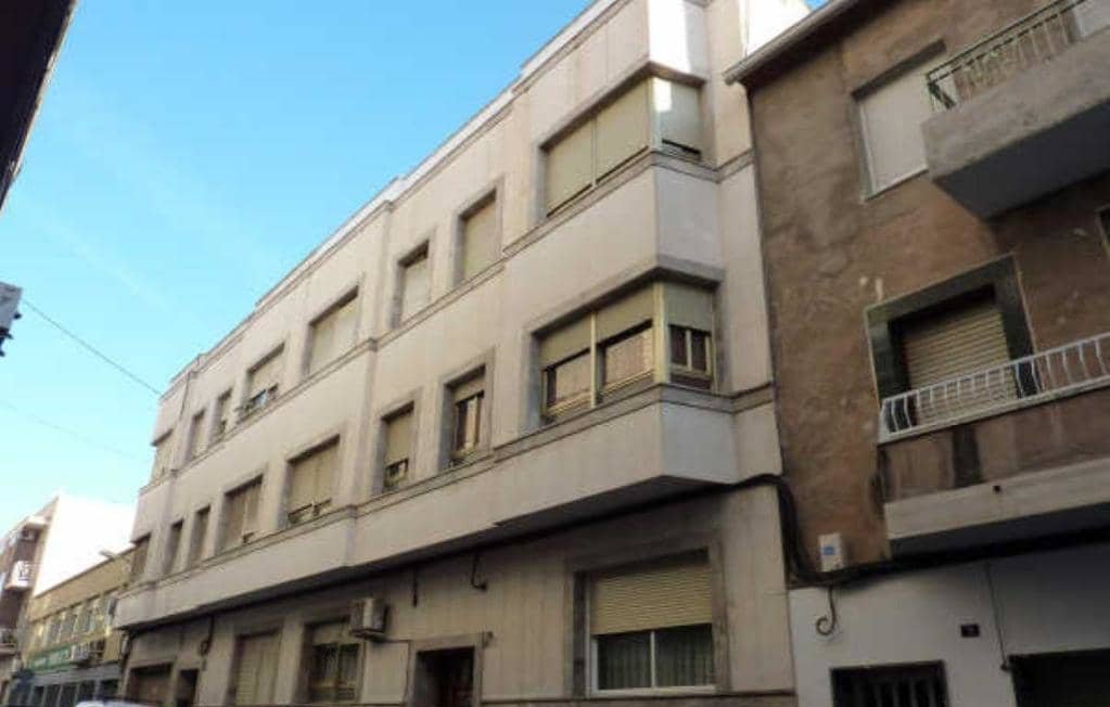 Garaje en venta en Calle Goya Novelda Alicante