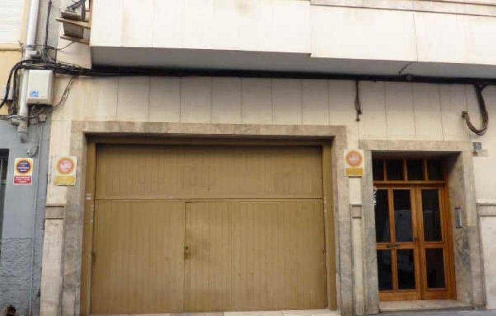 Garaje en venta en Calle Goya Novelda Alicante