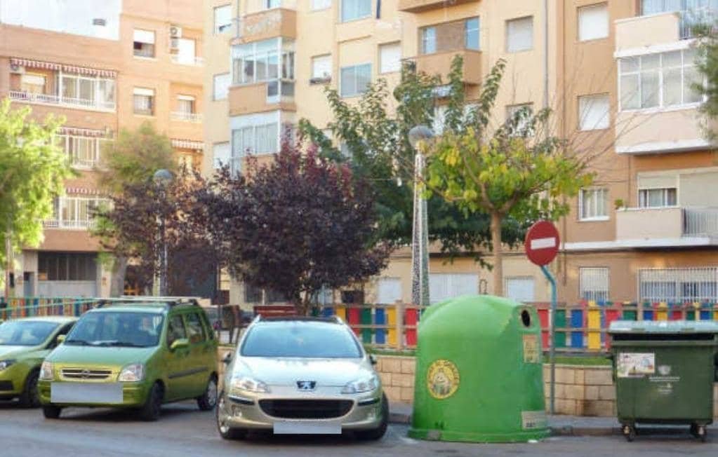 Garaje en venta en Calle Goya Novelda Alicante