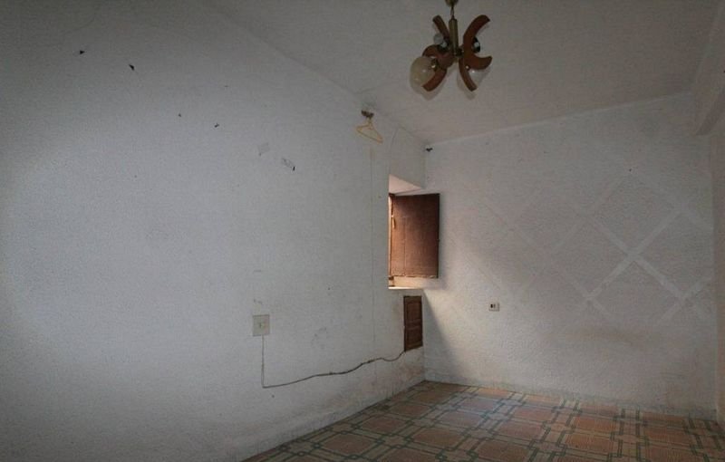 Venta de casa por 27900 con 94m y 3 habitaciones en calle tremendal Onda