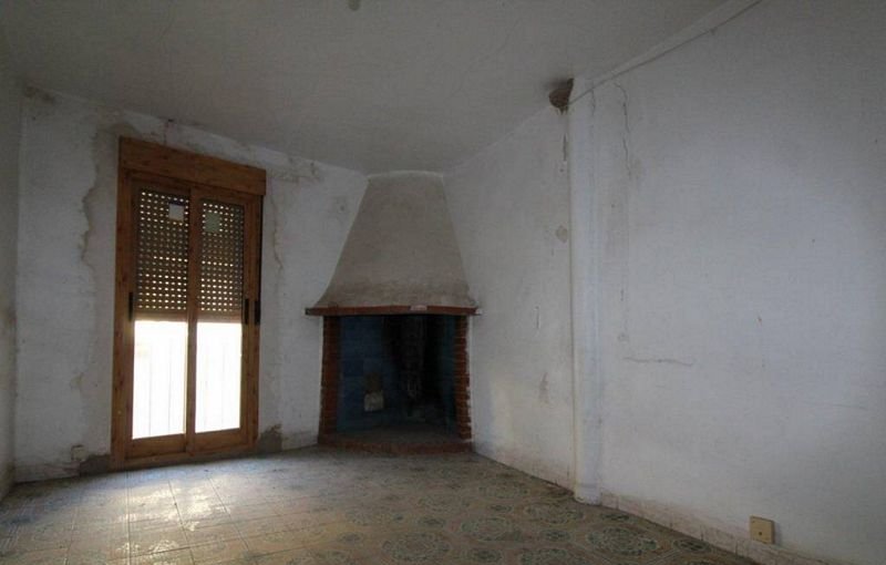 Venta de casa por 27900 con 94m y 3 habitaciones en calle tremendal Onda