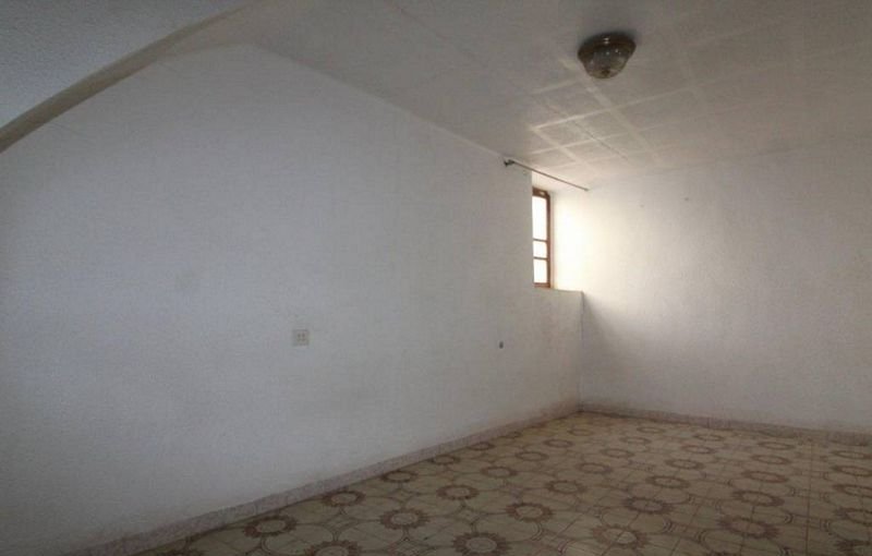 Venta de casa por 27900 con 94m y 3 habitaciones en calle tremendal Onda