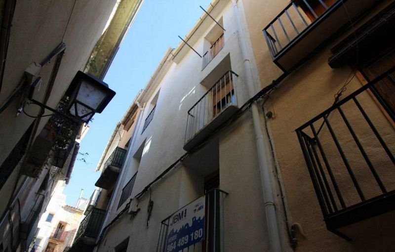 Venta de casa por 27900 con 94m y 3 habitaciones en calle tremendal Onda