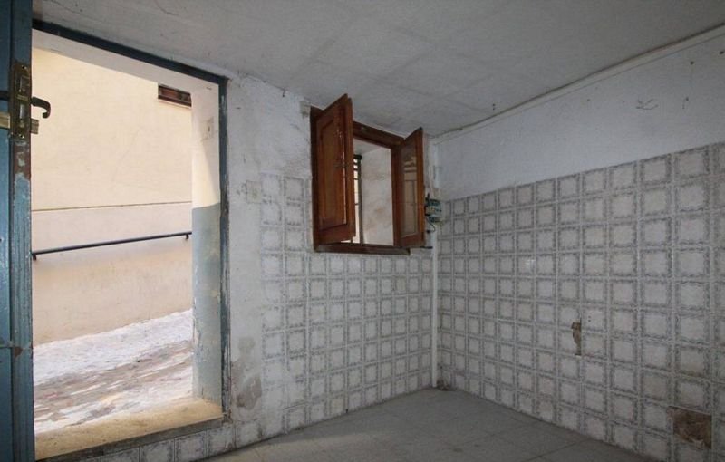 Venta de casa por 27900 con 94m y 3 habitaciones en calle tremendal Onda
