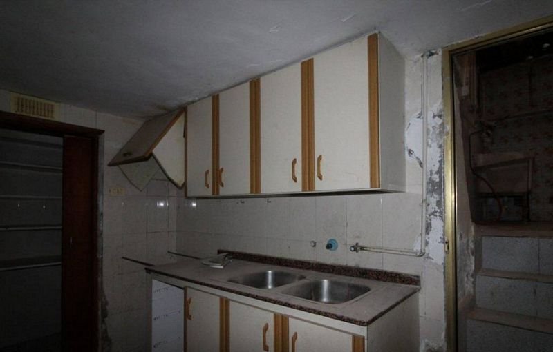 Venta de casa por 27900 con 94m y 3 habitaciones en calle tremendal Onda