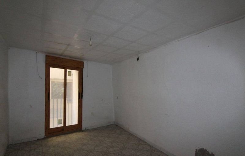 Venta de casa por 27900 con 94m y 3 habitaciones en calle tremendal Onda