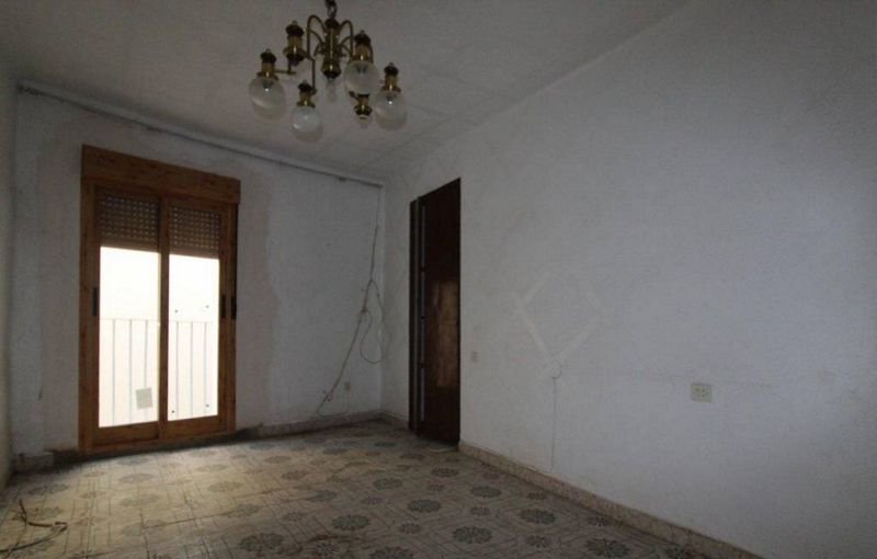 Venta de casa por 27900 con 94m y 3 habitaciones en calle tremendal Onda