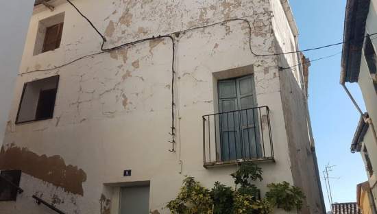 Unifamiliar Adosada en venta  en Calle Providencia Onil Alicante