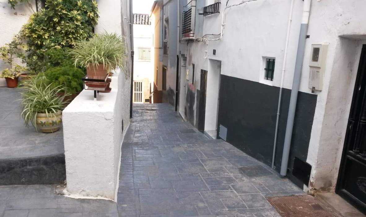 Unifamiliar Adosada en venta  en Calle Providencia Onil Alicante