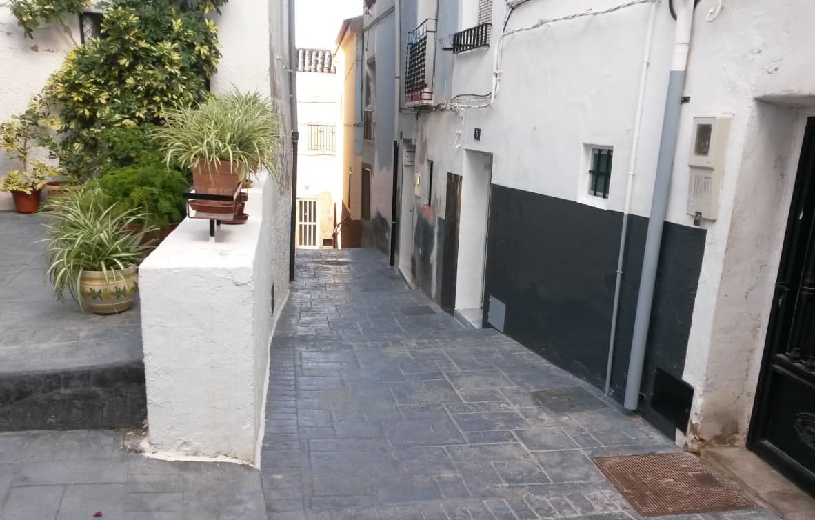 Unifamiliar Adosada en venta  en Calle Providencia Onil Alicante