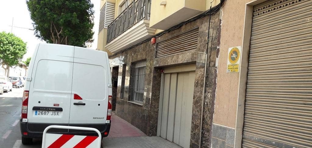Garaje en venta  en Calle Alfonso Xiii San Vicente Del Raspeig Alicante