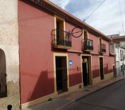 Unifamiliar Casa De Pueblo en venta  en Calle Pintor Juan Gabriel Barcelo, Salinas, Alicante