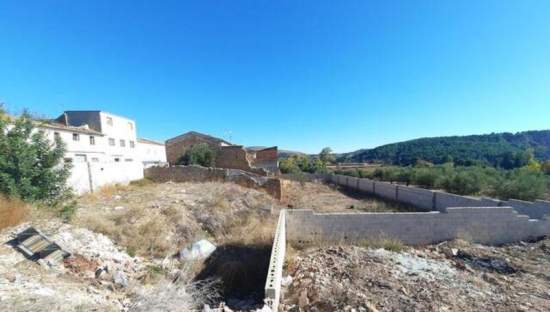 Suelo urbano residencial disponible por 39000 con 925m en calle santa barbara  sn Anna