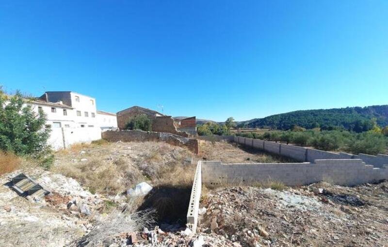Suelo urbano residencial disponible por 39000 con 925m en calle santa barbara  sn Anna