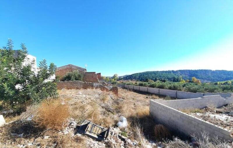 Suelo urbano residencial disponible por 39000 con 925m en calle santa barbara  sn Anna