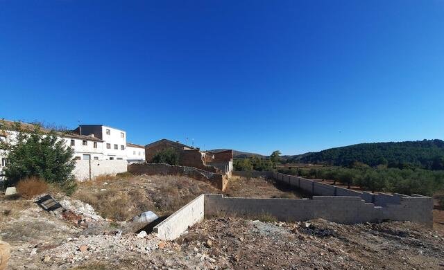 Suelo urbano residencial disponible por 39000 con 925m en calle santa barbara  sn Anna