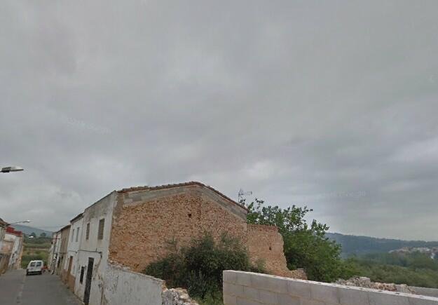 Suelo urbano residencial disponible por 39000 con 925m en calle santa barbara  sn Anna