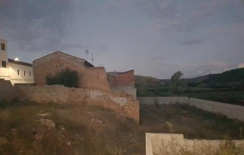 Suelo urbano residencial disponible por 39000 con 925m en calle santa barbara  sn Anna
