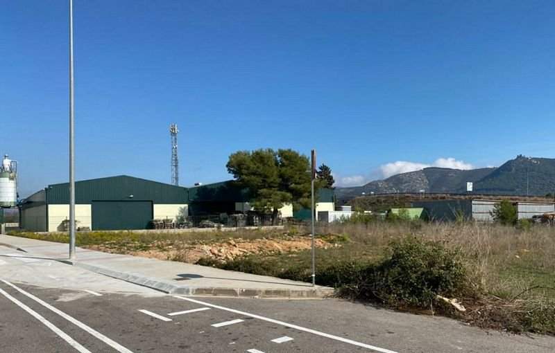 Suelo urbano idustrial disponible por 60000 de 2192m en cpartida acequia de laba pol 46 parcela 218 Alcal de Xivert