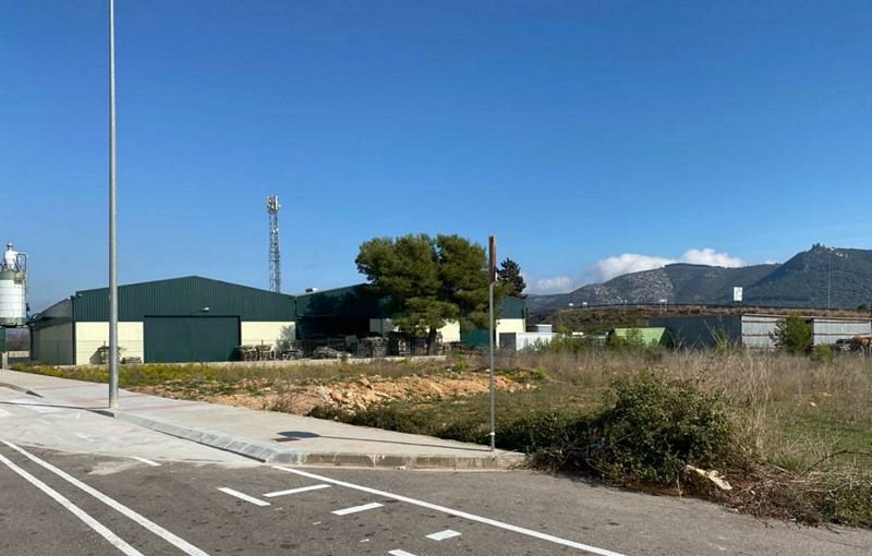 Suelo urbano idustrial disponible por 60000 de 2192m en cpartida acequia de laba pol 46 parcela 218 Alcal de Xivert