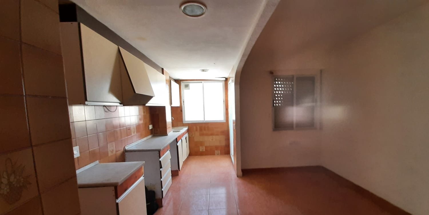 Piso en venta en Calle Nou Doctubre Canals Valencia