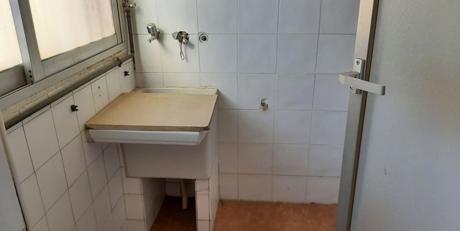 Piso en venta en Calle Nou Doctubre Canals Valencia