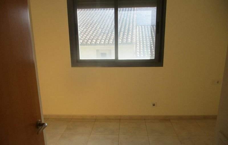 Compra piso en calle blasco de alagon en Coves de Vinrom les por 46500 con 62m y 2 habitaciones