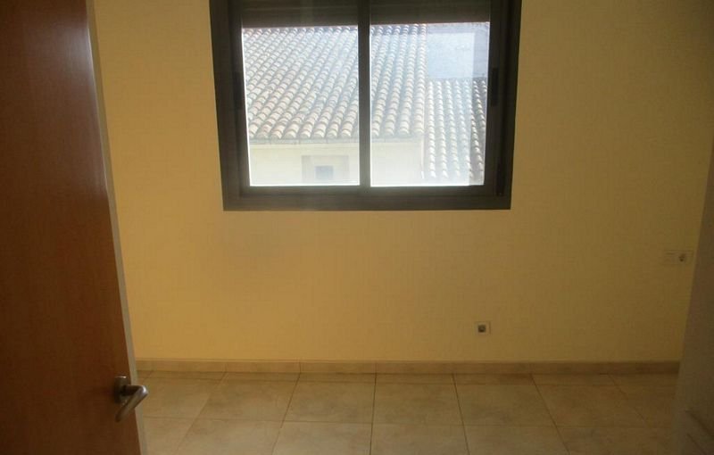 Compra piso en calle blasco de alagon en Coves de Vinrom les por 46500 con 62m y 2 habitaciones