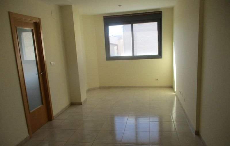 Compra piso en calle blasco de alagon en Coves de Vinrom les por 46500 con 62m y 2 habitaciones