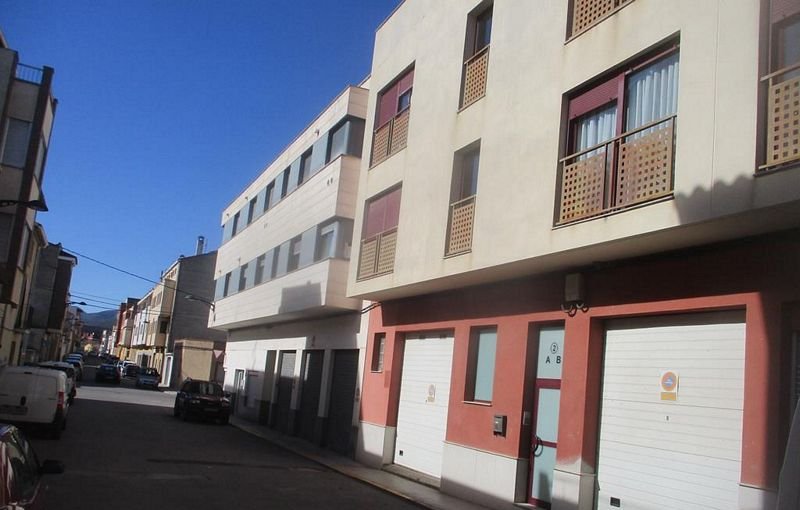 Compra piso en calle blasco de alagon en Coves de Vinrom les por 46500 con 62m y 2 habitaciones