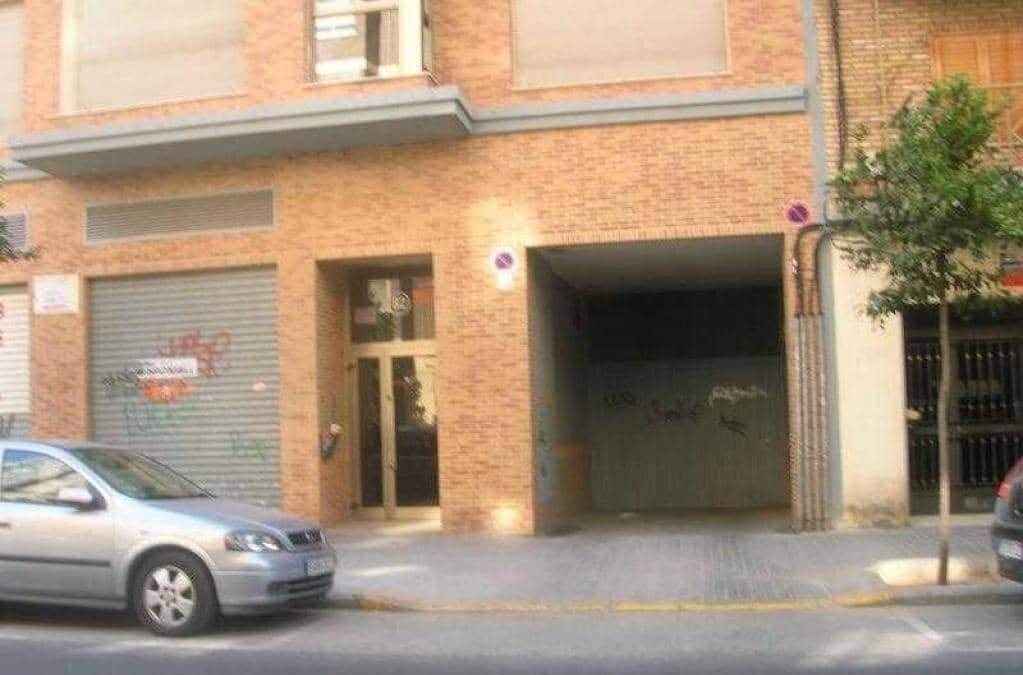 Garaje en venta en Avenida Constitucion Valencia Valencia
