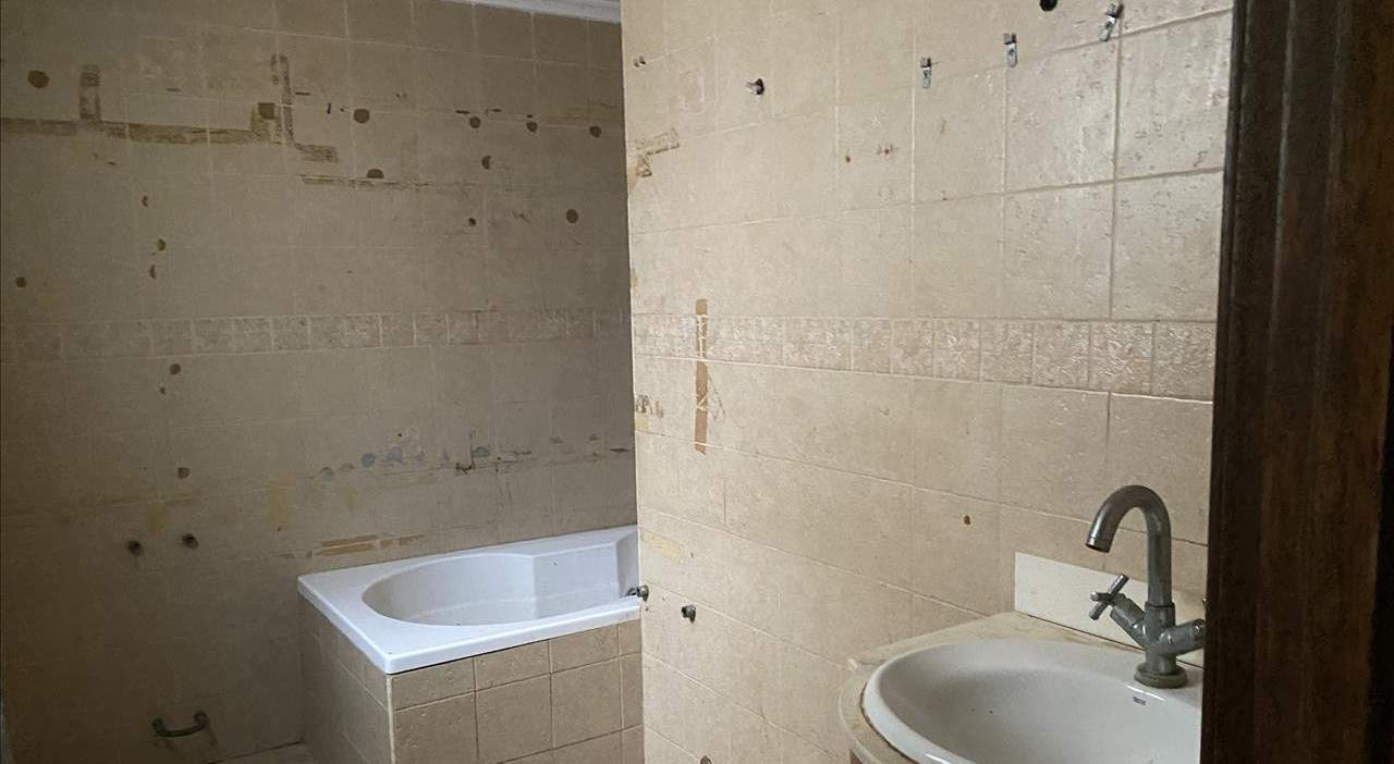 Compra piso por 42.500 con 117m y 2 habitaciones en calle vicent ramon, Betxí