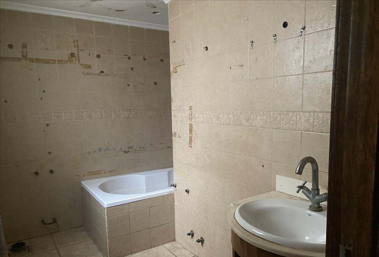 Compra piso por 42.500 con 117m y 2 habitaciones en calle vicent ramon, Betxí