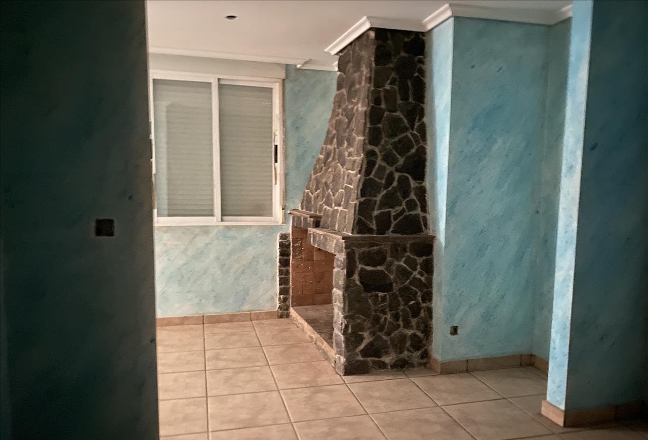 Compra piso por 42.500 con 117m y 2 habitaciones en calle vicent ramon, Betxí