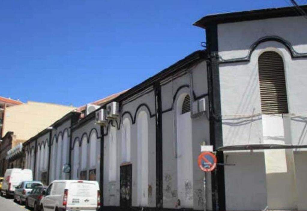 Edificio comercial en  Pz. Gon?al Cantó, Alcoy Alicante