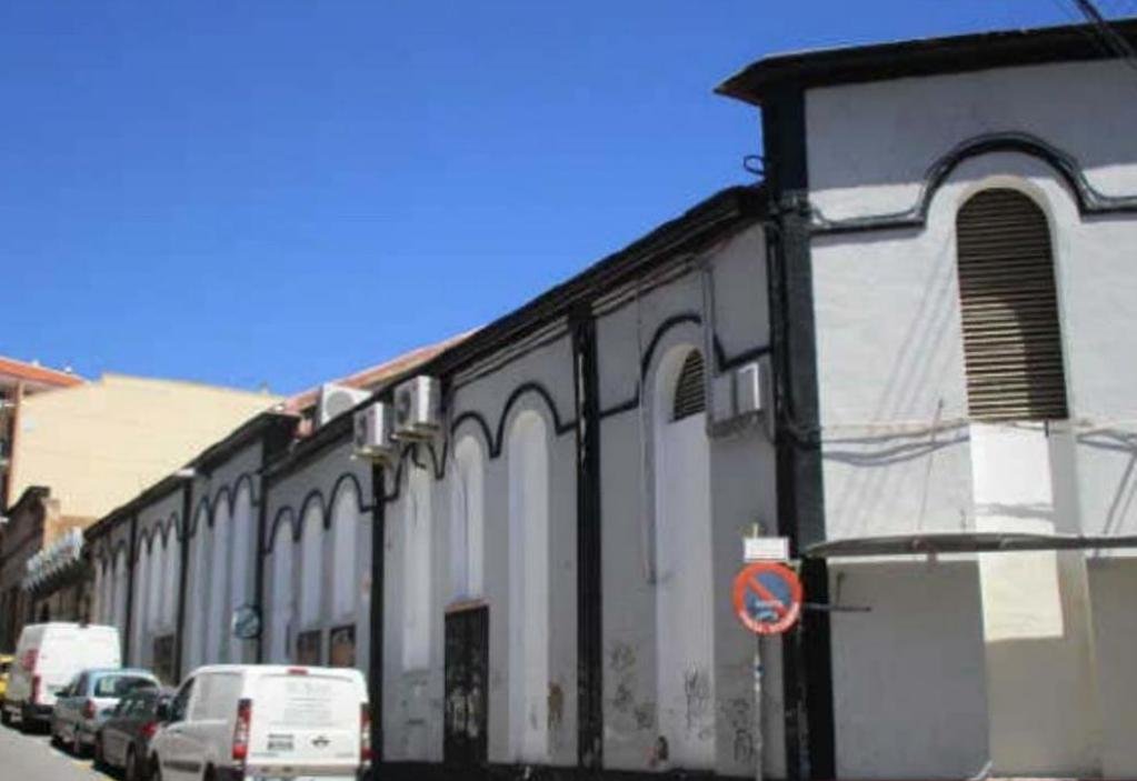 Edificio comercial en  Pz. Gon?al Cantó, Alcoy Alicante